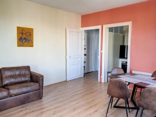 Vittel Spacieux 2 Pieces Renove - Confortable - Vue - 200 Metres Thermes Luaran gambar